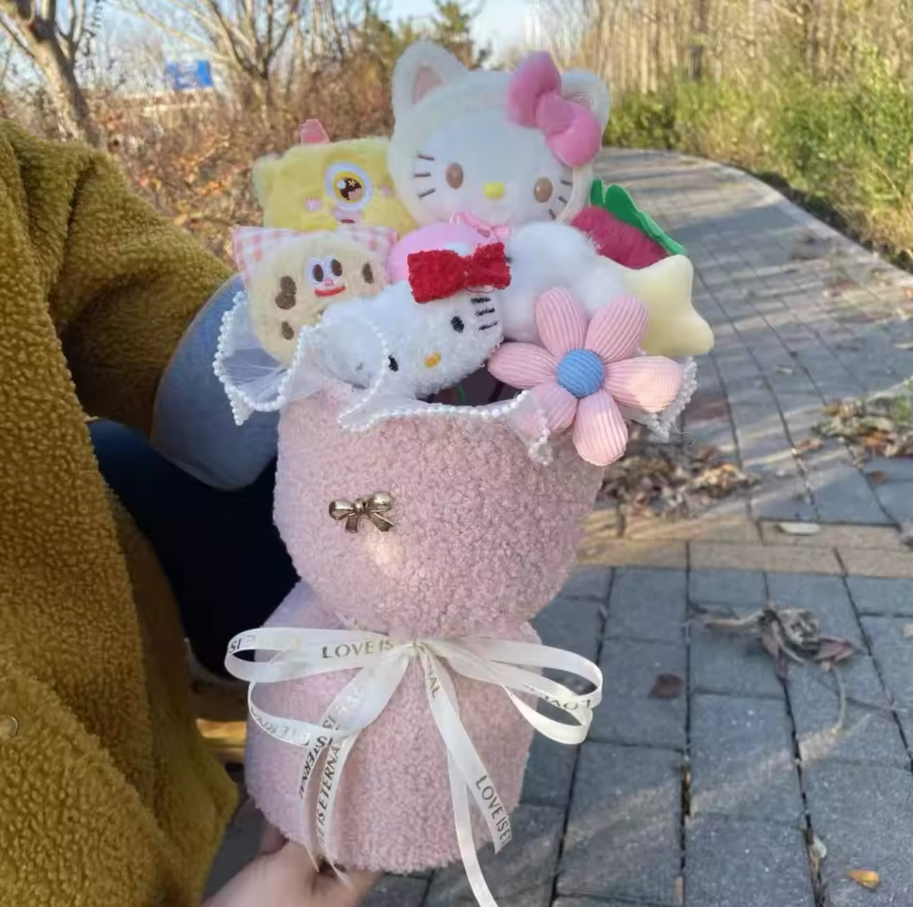HK Fluffy Pink Vail Flower Bouquet