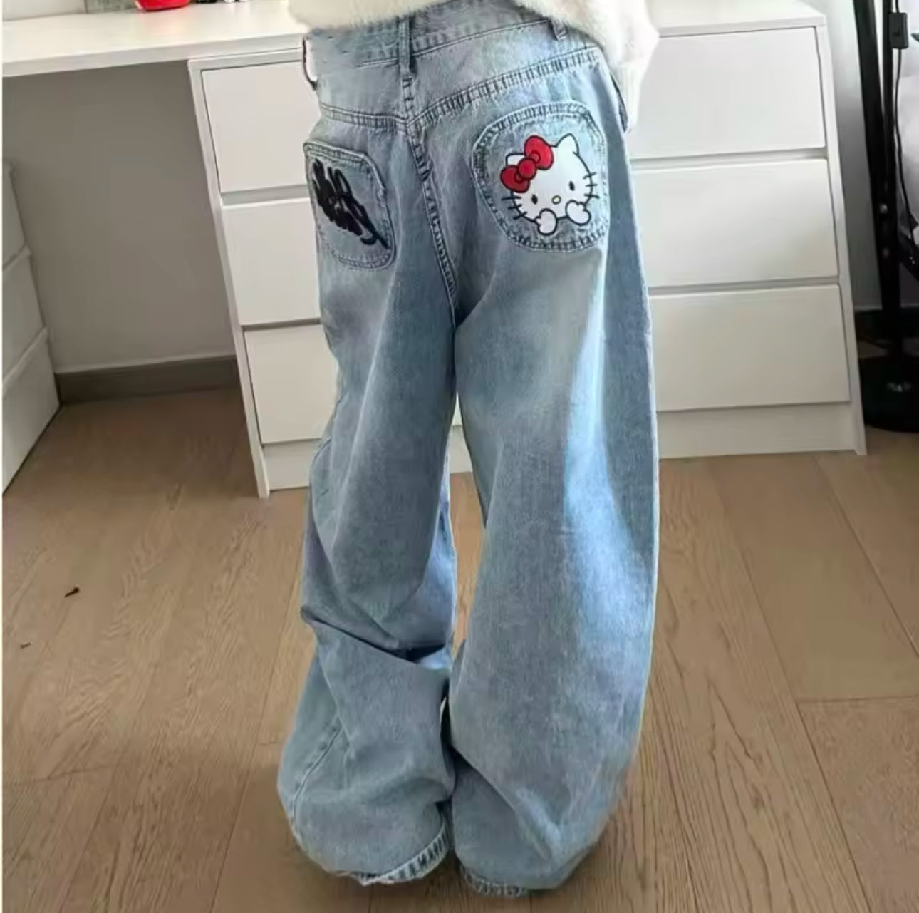 HK logo Jeans