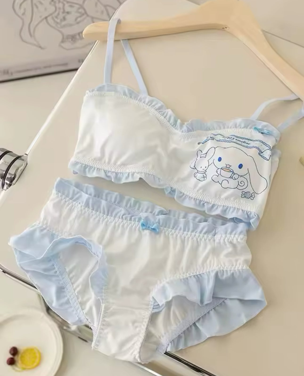 moroll White Two Piece