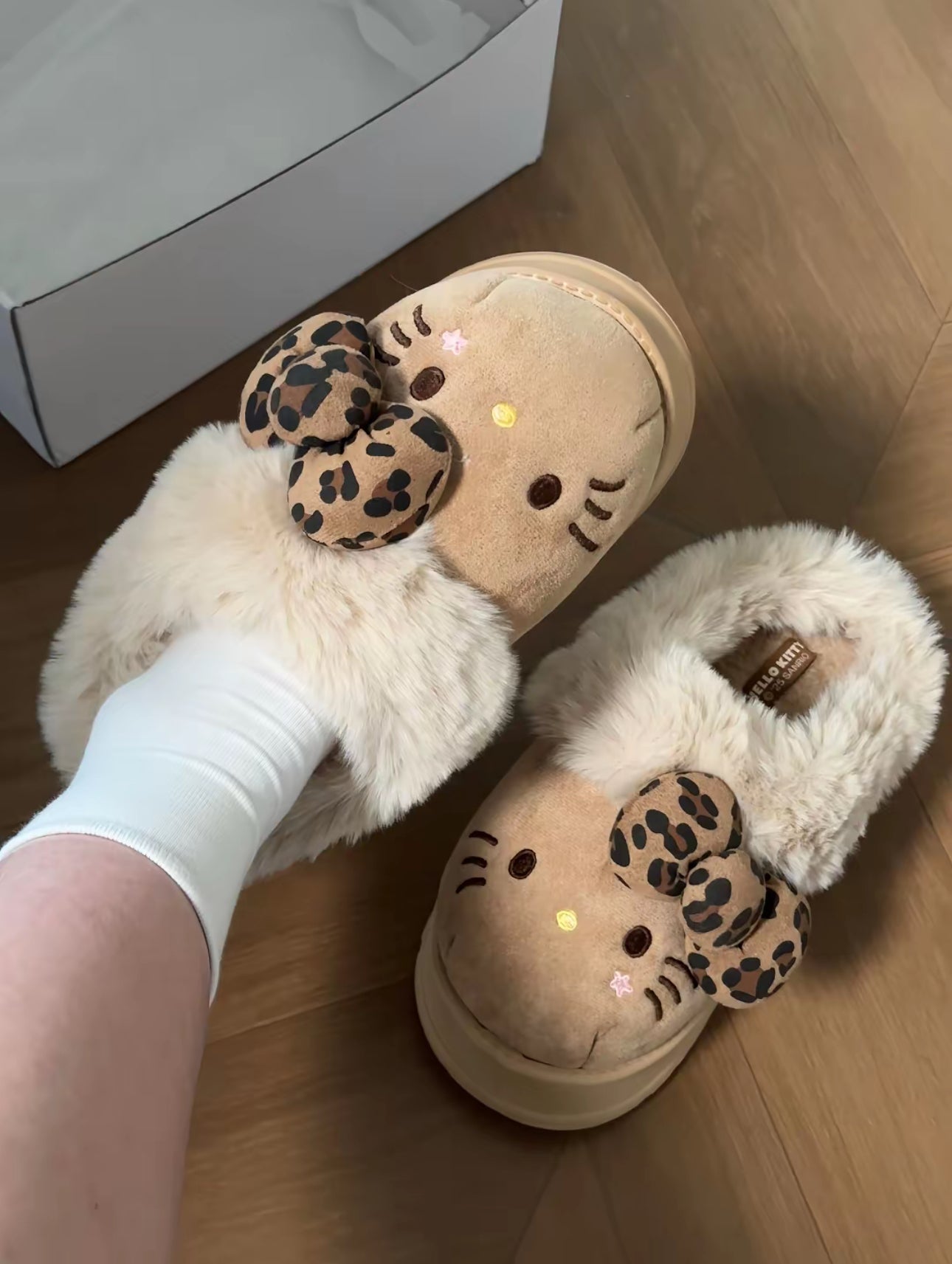 Viral HK Fluffy Slippers