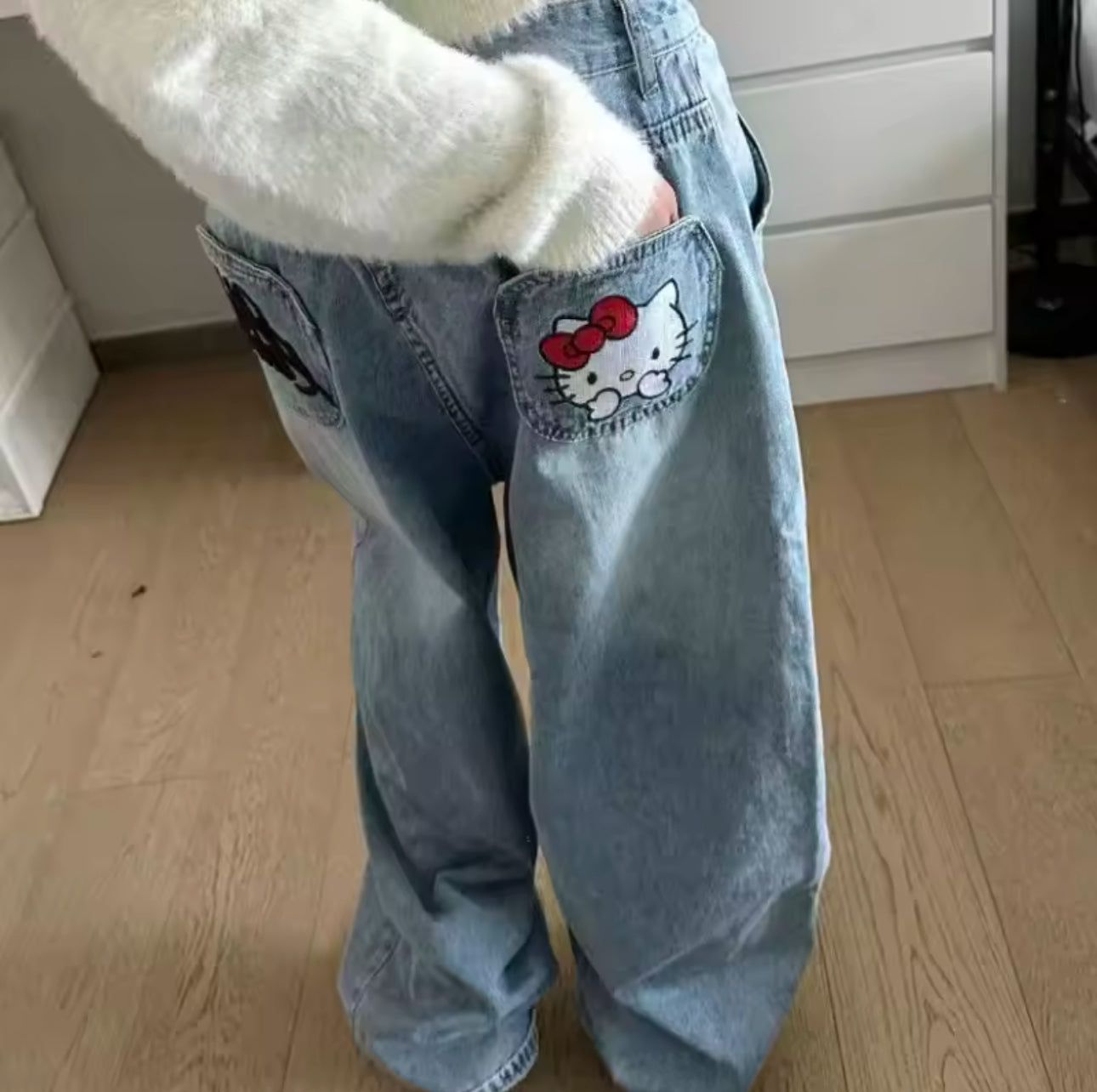 HK logo Jeans