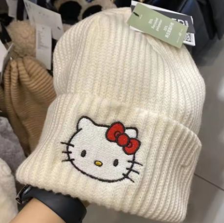 HK white beanie